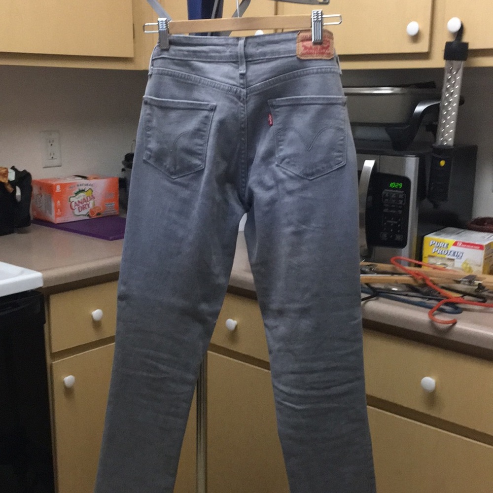Levi’s - Picture 3 of 5
